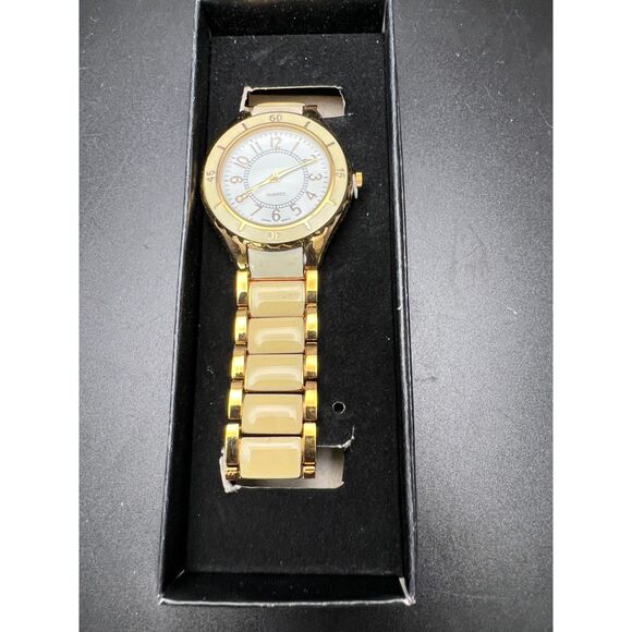 Avon Bracelet Watch - Picture 1 of 3